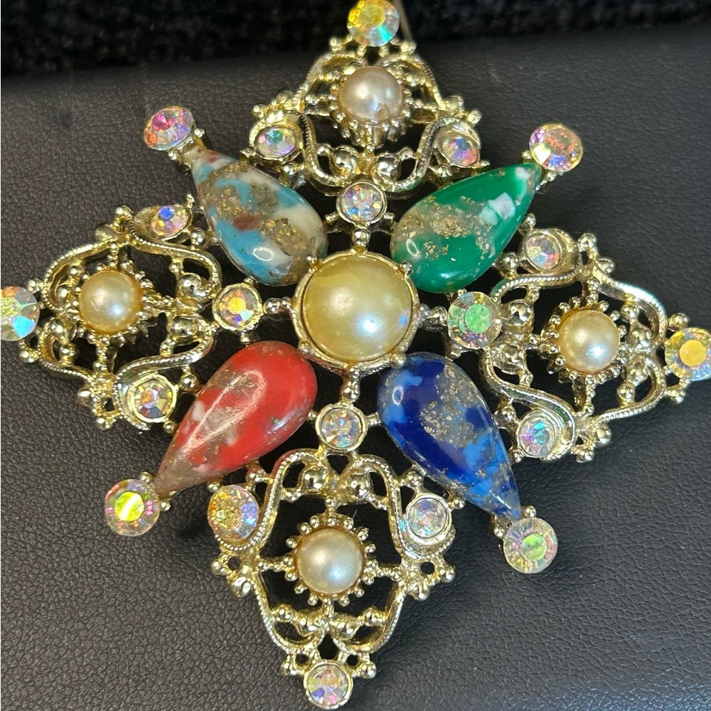 Gorgeous Brooch & clip ons